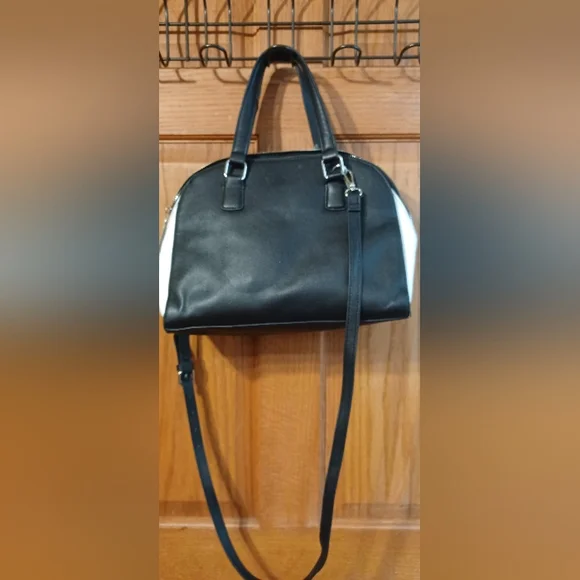 ๐ฃ๐๐ 2 Purses/$15 ๐๐๐ฃ Steve Madden Black and White Purse - Picture 3 of 12